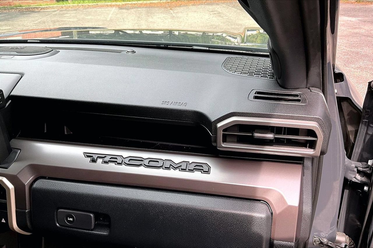 Used 2024 Toyota Tacoma SR5 AWD/4WD image 23