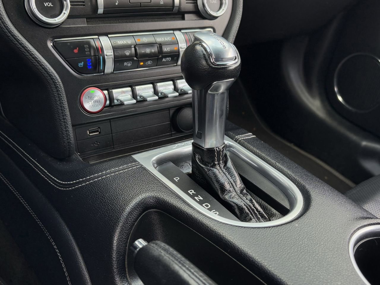 Used 2018 Ford Mustang Premium w/ Equipment Group 201A RWD image 19