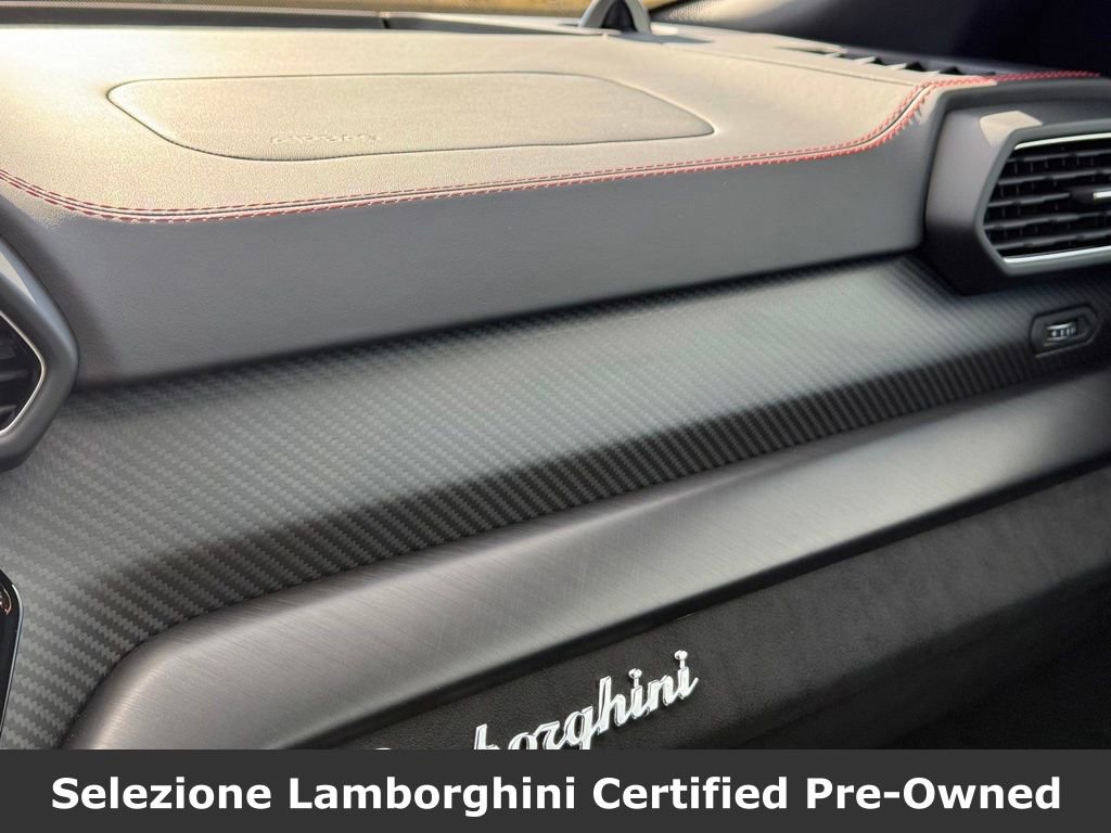 Used 2024 Lamborghini Urus Performante AWD/4WD image 30