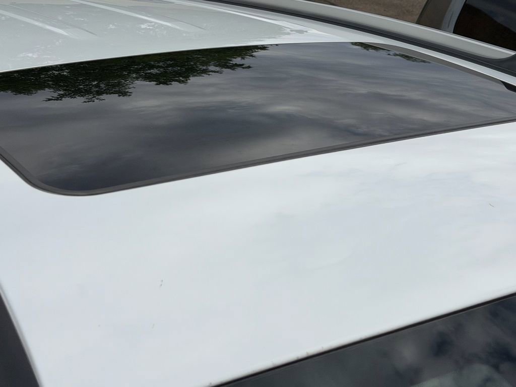 Used 2017 Buick Encore Premium w/ Experience Buick Package image 11