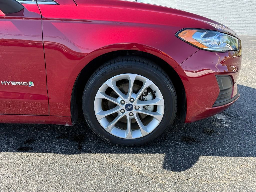 Used 2019 Ford Fusion SE FWD image 27
