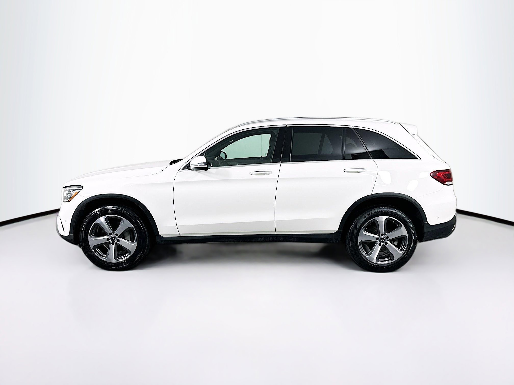 Used 2022 Mercedes-Benz GLC 300 4MATIC w/ Premium Package Lite image 4