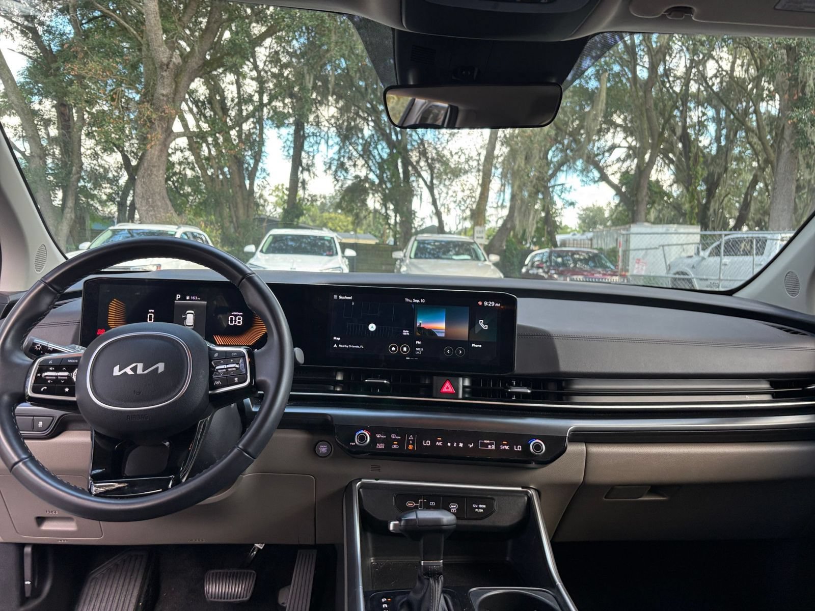Used 2026 Kia Carnival FWD image 35