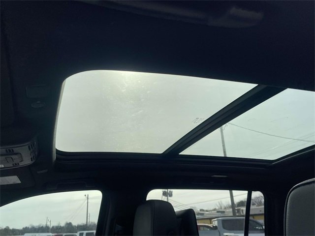 Used 2021 GMC Yukon XL Denali w/ Denali Premium Package image 18