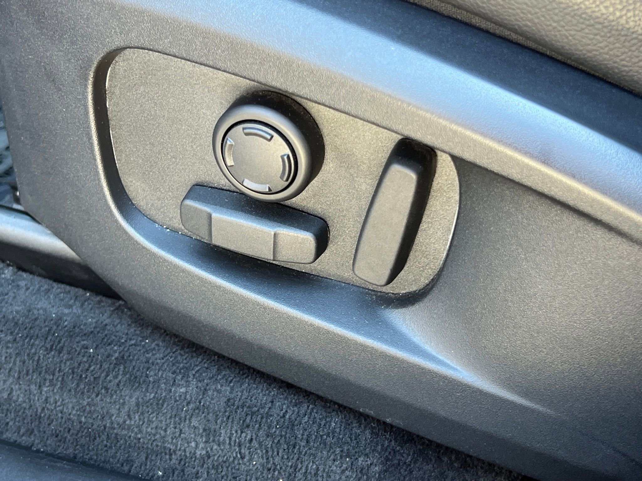 Used 2023 Jaguar F-PACE S AWD/4WD image 32