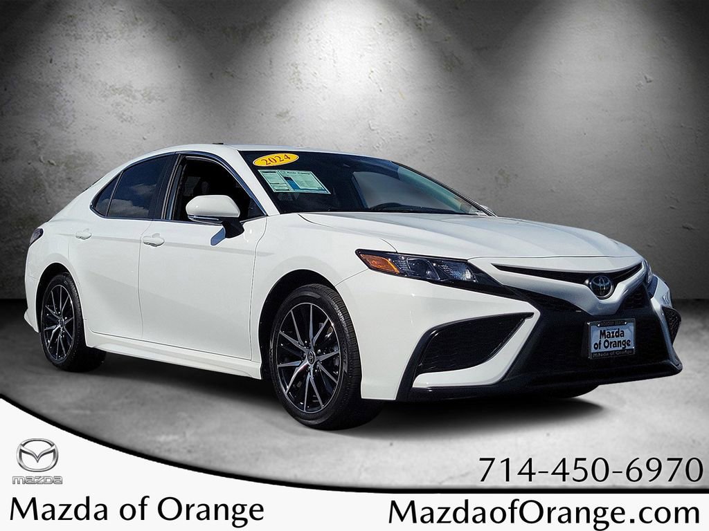 Used 2024 Toyota Camry SE w/ Convenience Package