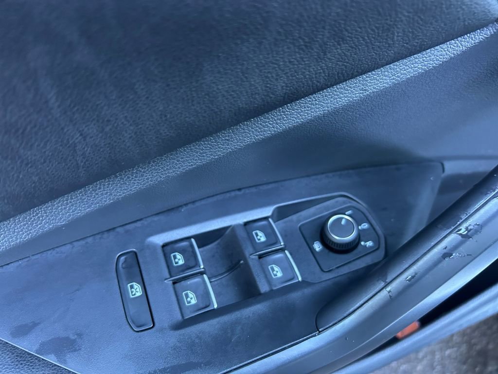 Used 2025 Volkswagen Jetta S image 23