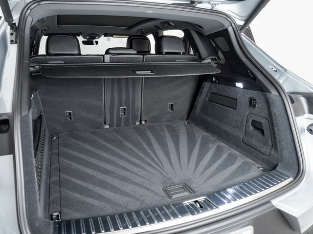 Used 2024 Porsche Cayenne image 25