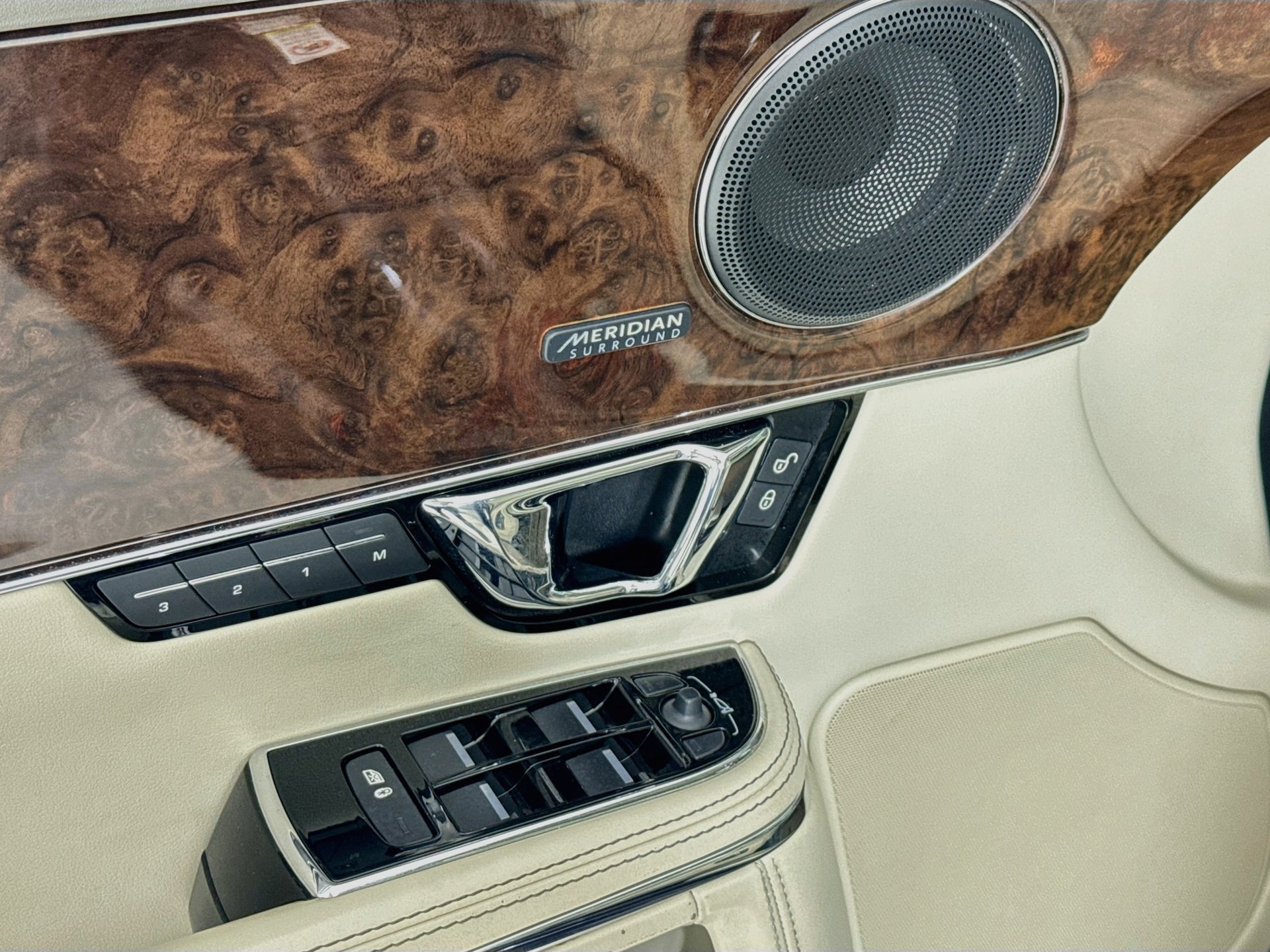 Used 2017 Jaguar XJ L Portfolio RWD image 18