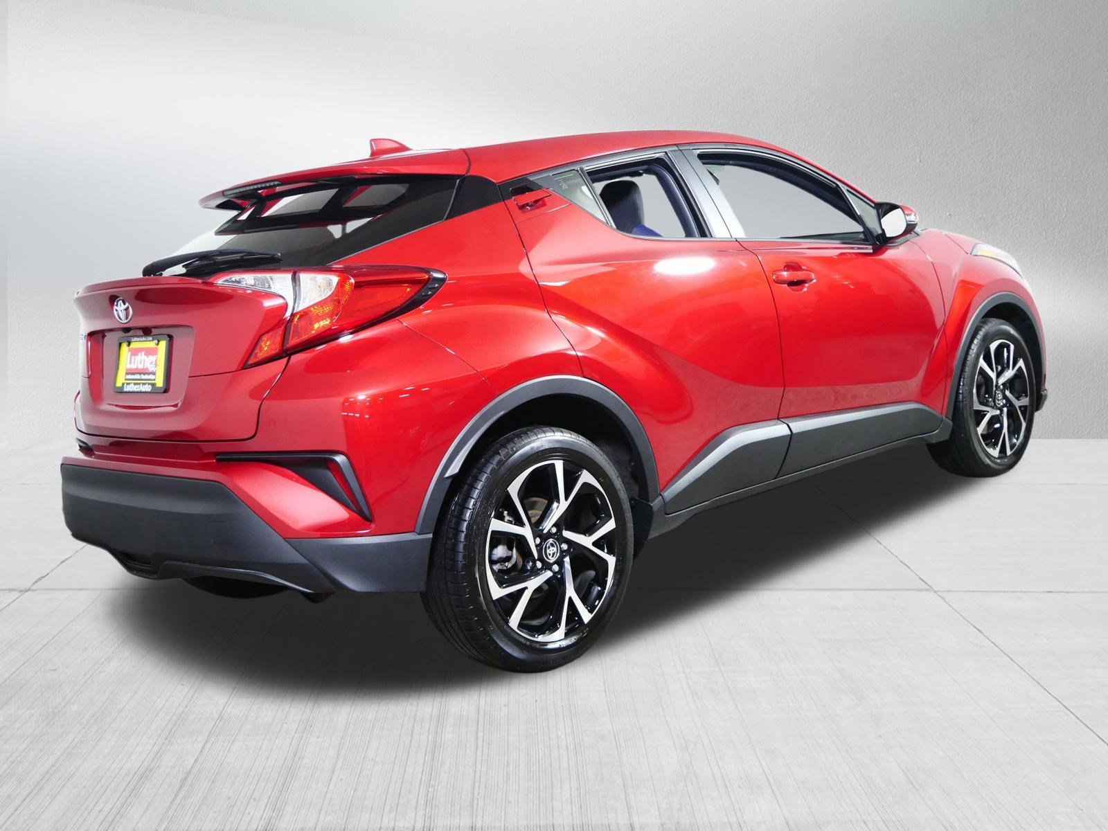 Used 2020 Toyota C-HR XLE FWD image 7