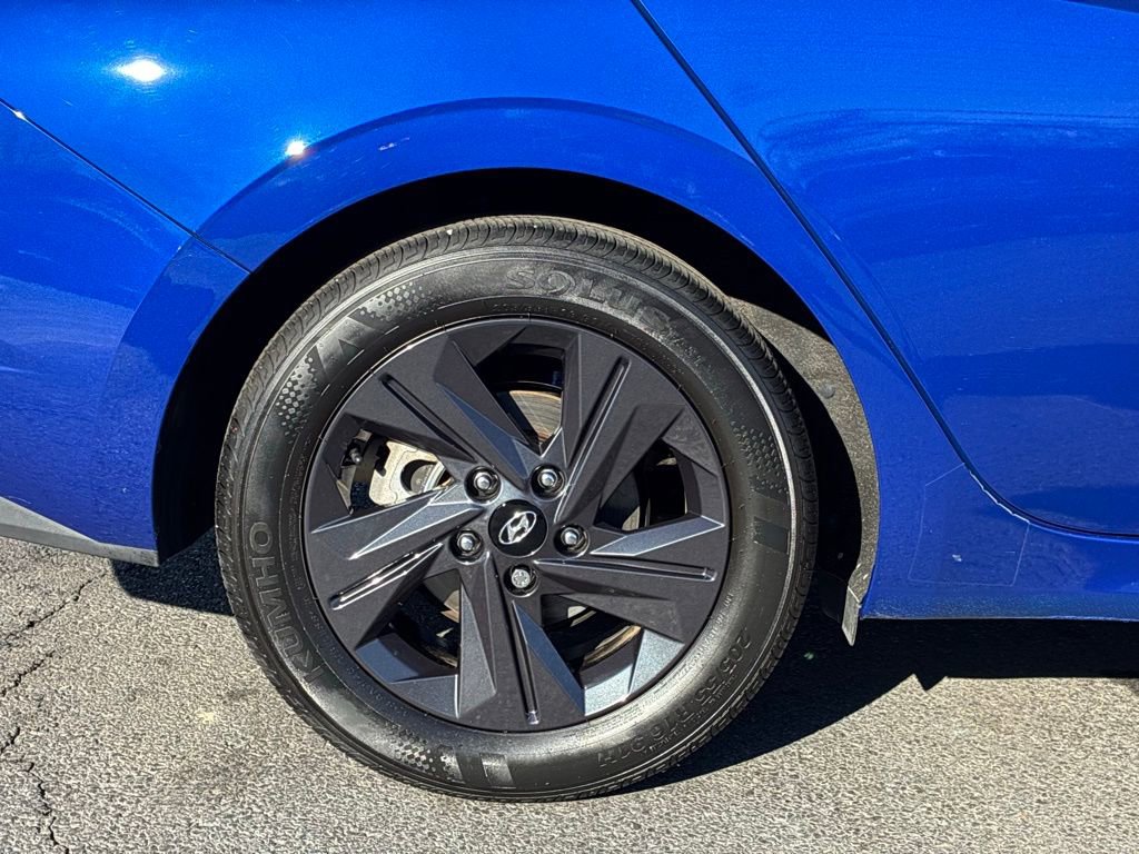 Used 2023 Hyundai Elantra SEL image 43