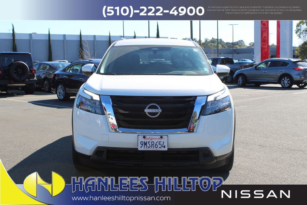 Used 2024 Nissan Pathfinder SV image 4