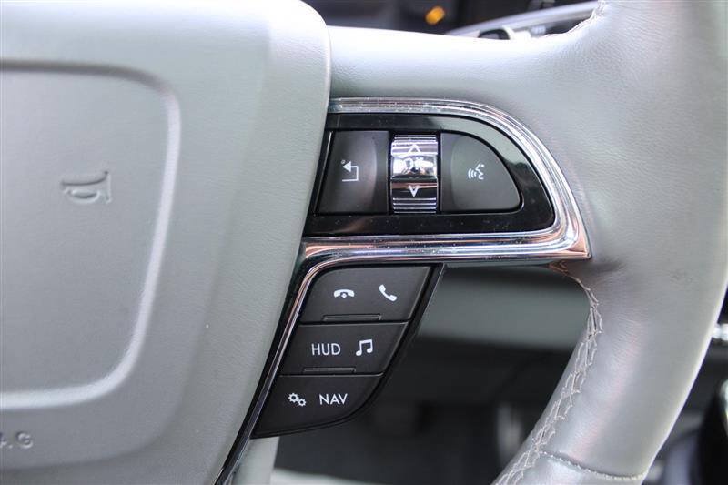 Used 2018 Lincoln Navigator Reserve w/ Technology Package AWD/4WD image 17