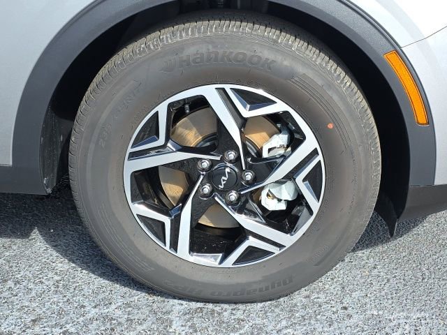 Used 2025 Kia Sportage LX image 24