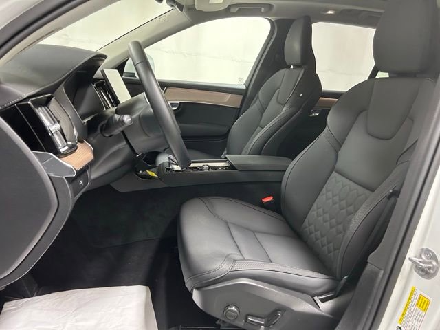 Used 2025 Volvo XC90 B5 Plus image 10