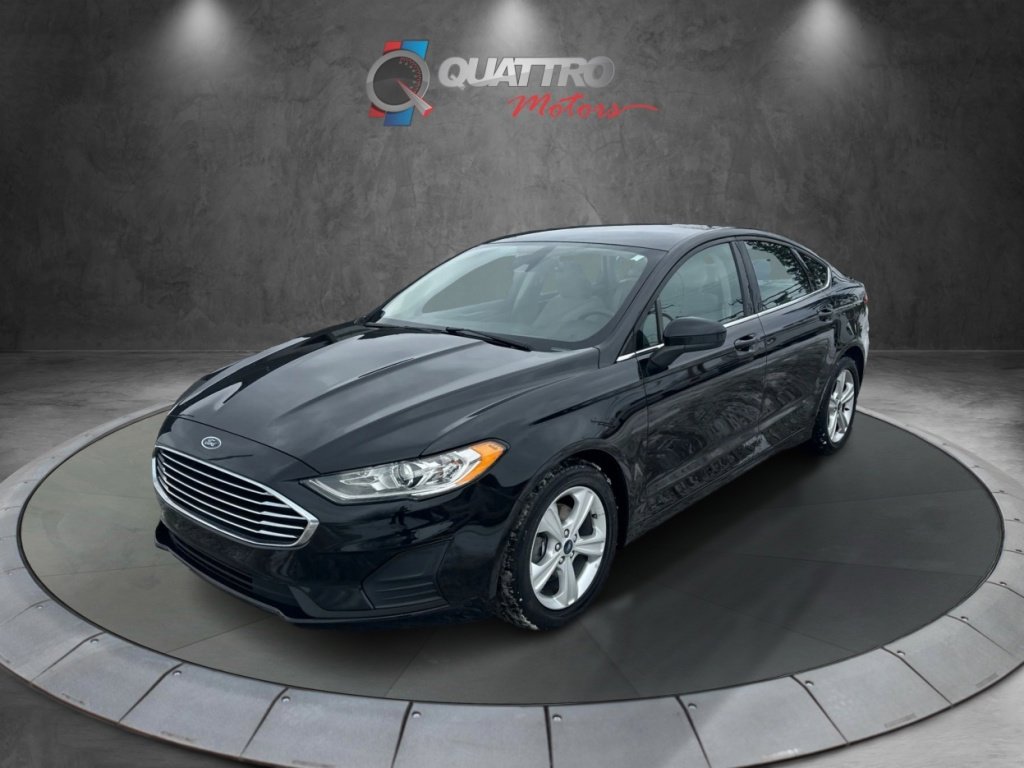 Used 2020 Ford Fusion SE image 1