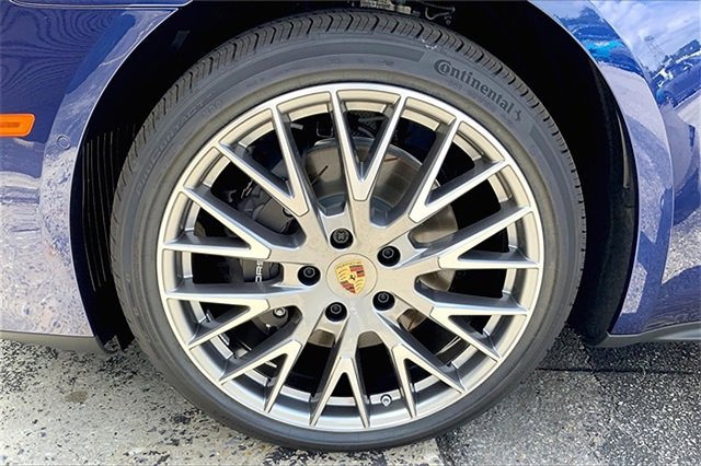 New 2025 Porsche Panamera 4 image 12