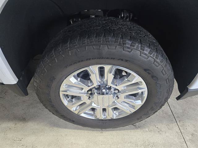 Certified 2022 GMC Sierra 3500 Denali w/ Denali Ultimate Package AWD/4WD image 6