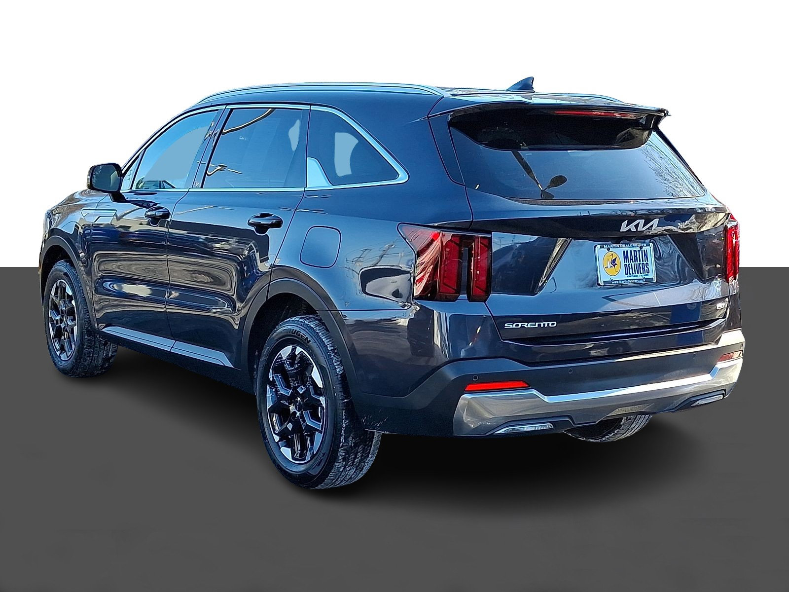 Certified 2025 Kia Sorento S image 4