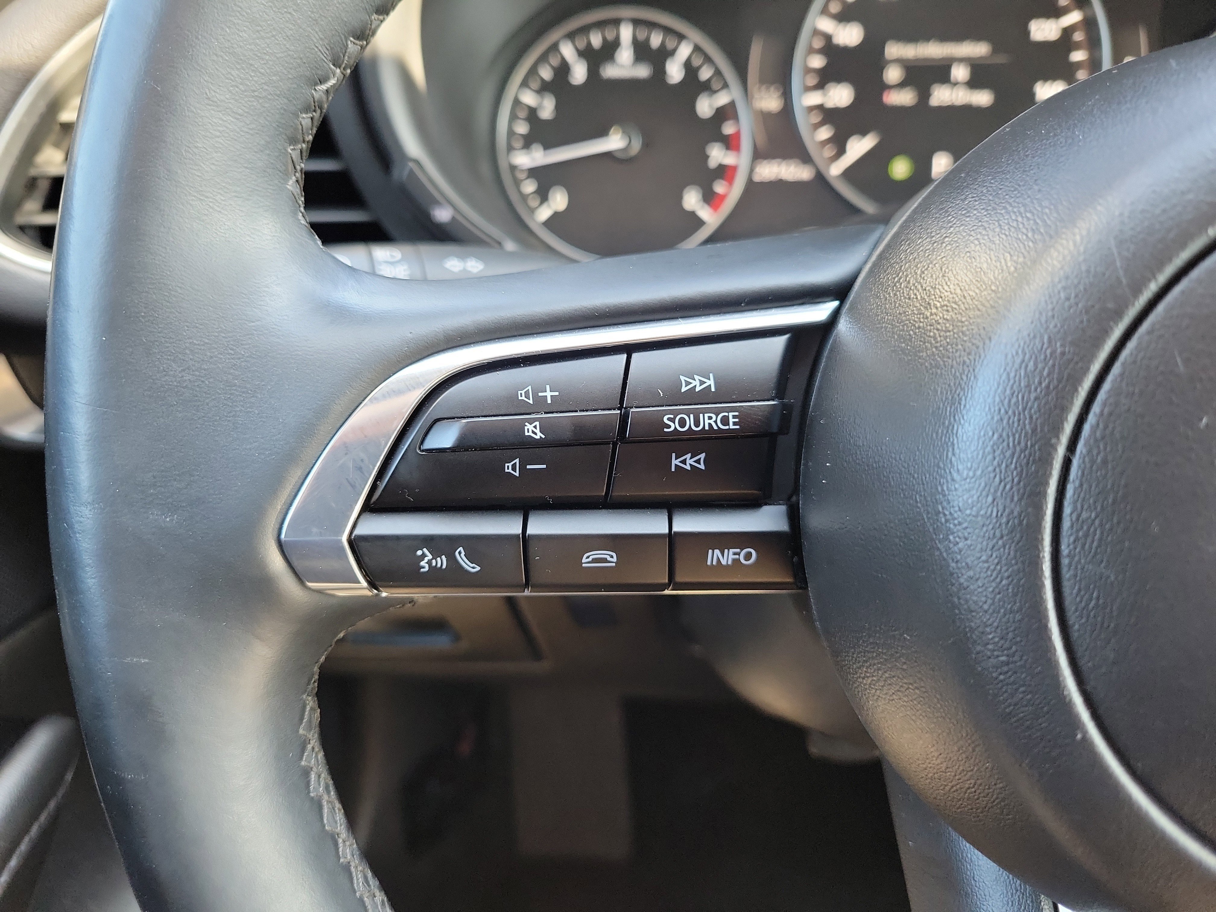 Used 2024 MAZDA MAZDA3 s FWD image 25