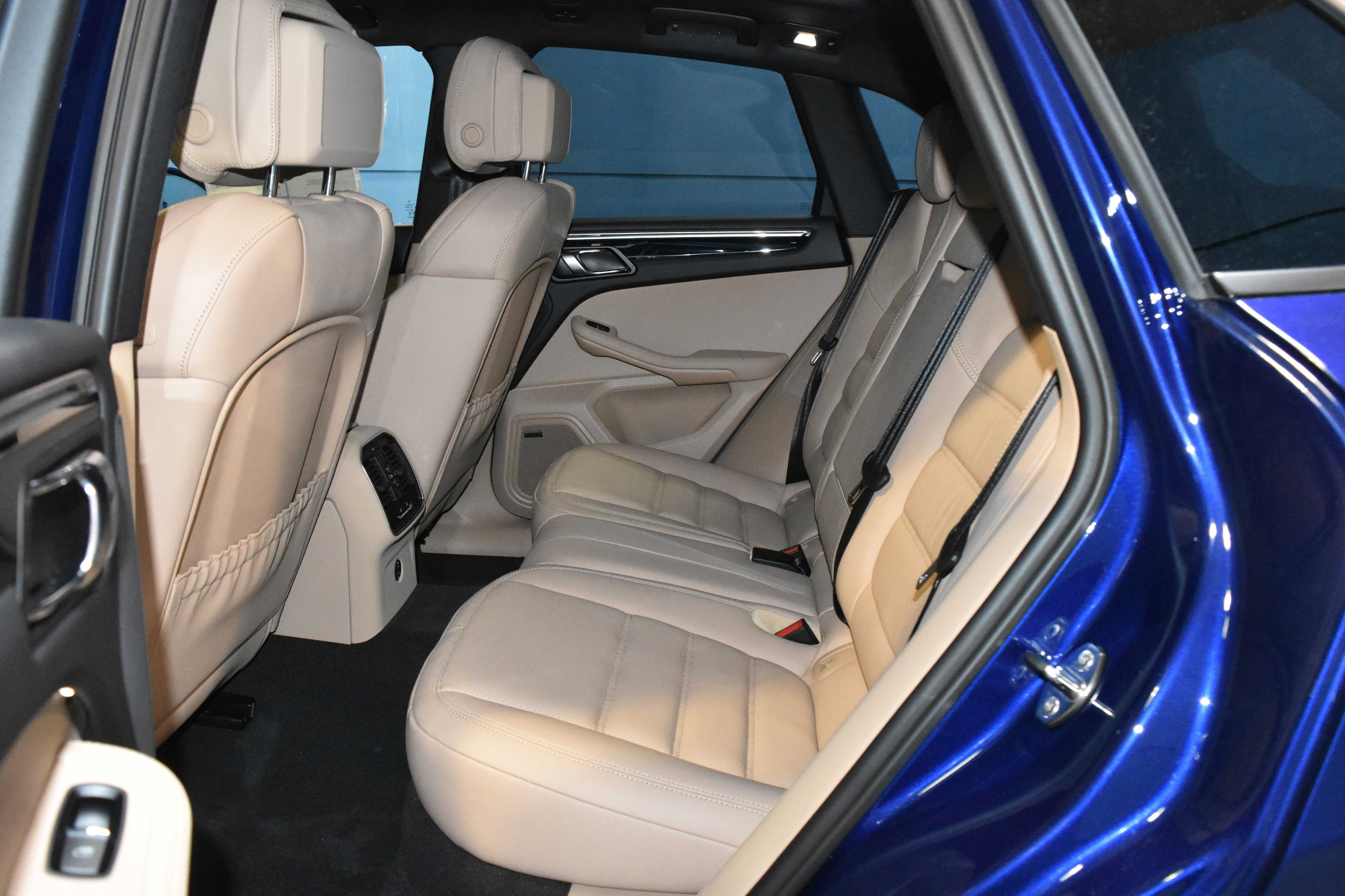 New 2026 Porsche Macan image 21