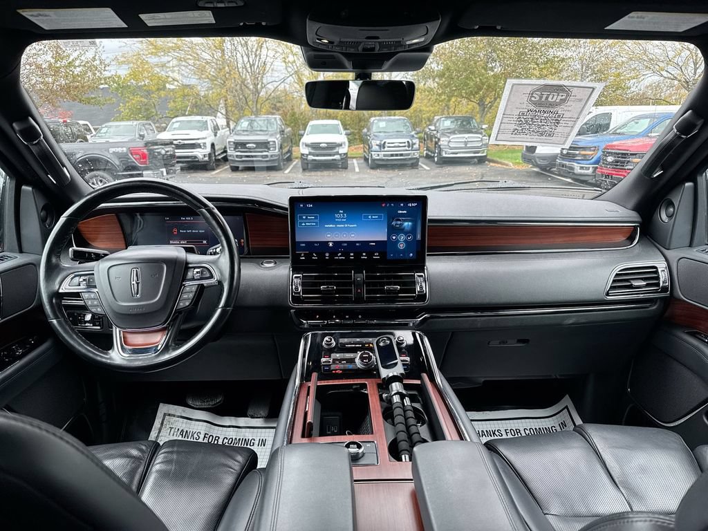 Used 2023 Lincoln Navigator Reserve AWD/4WD image 10