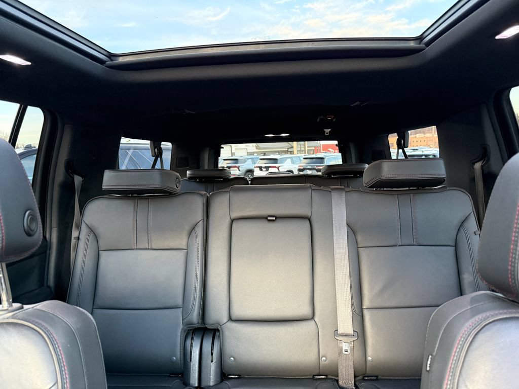 Used 2024 Chevrolet Suburban RST AWD/4WD image 23