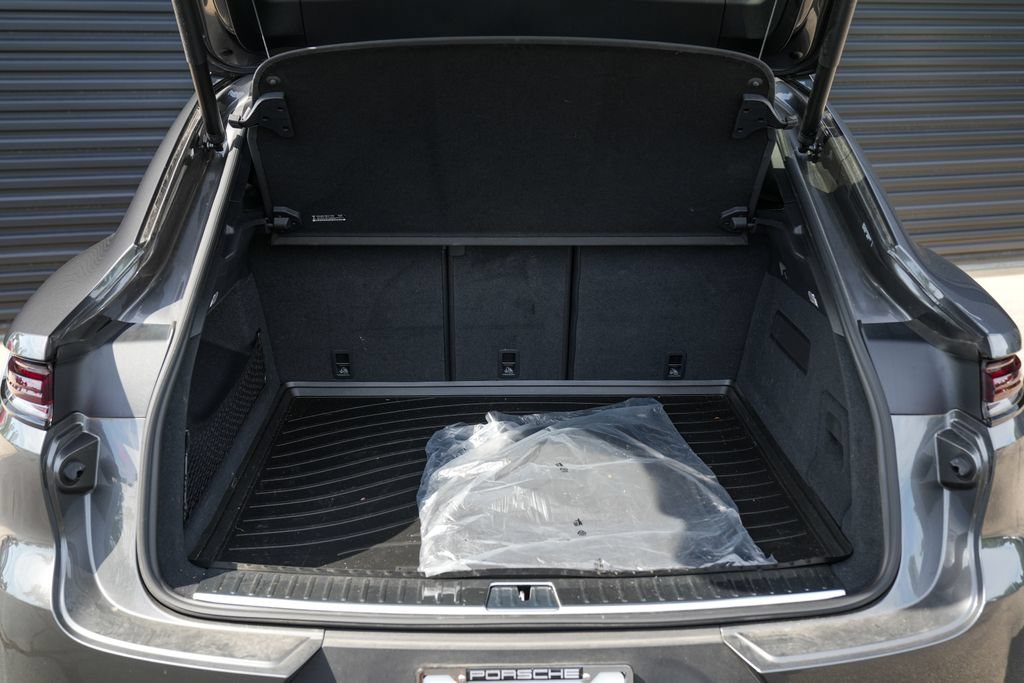 Certified 2026 Porsche Cayenne Coupe AWD/4WD image 17