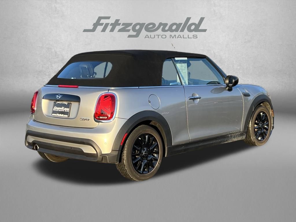 Used 2023 MINI Cooper Classic w/ Signature Upholstery Package image 7