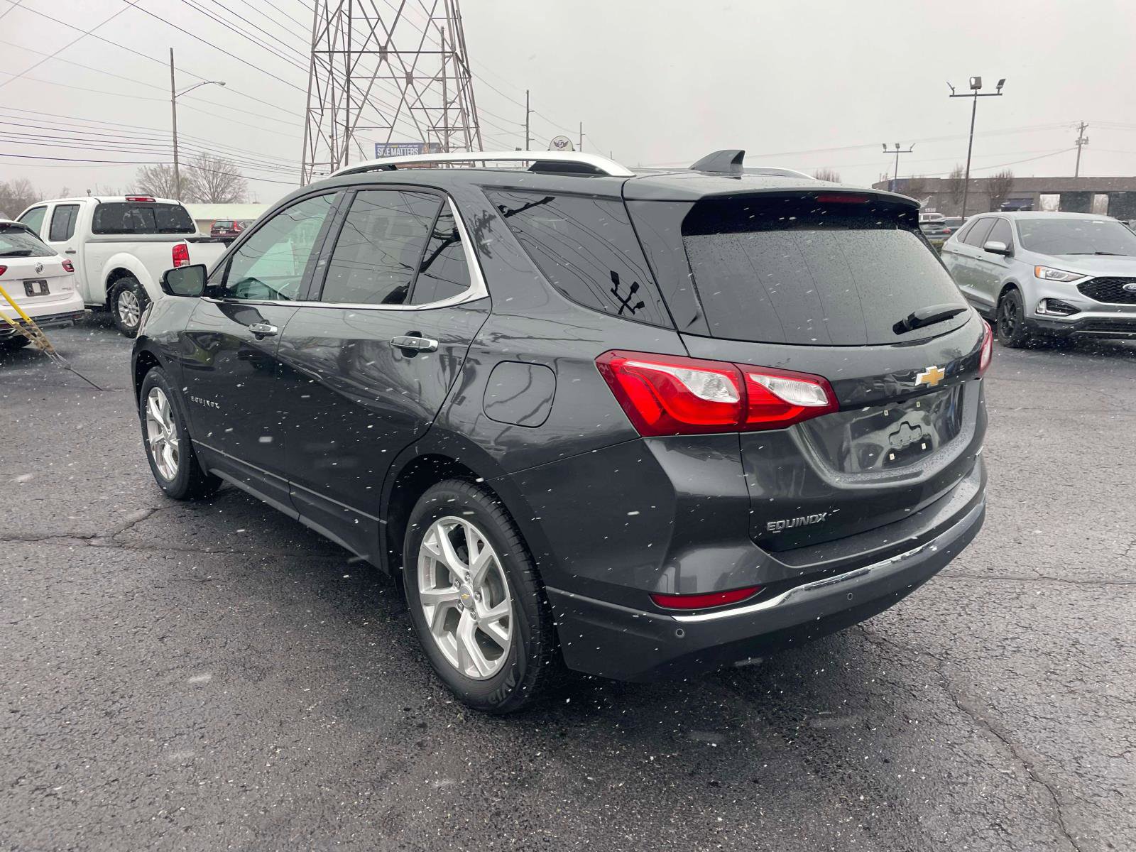 Used 2018 Chevrolet Equinox Premier FWD image 3