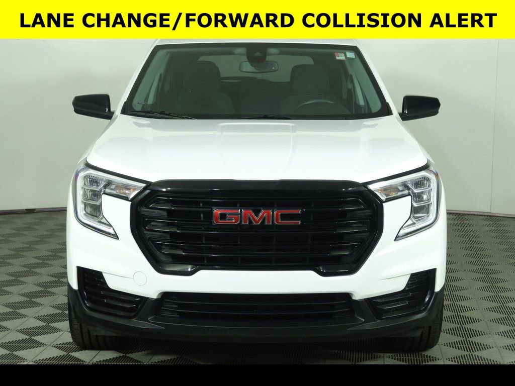 Used 2023 GMC Terrain SLE w/ Elevation Edition image 11