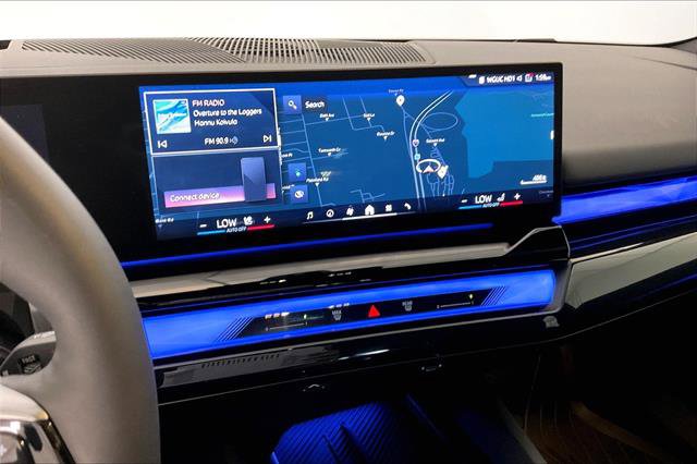 New 2025 BMW i5 xDrive40 w/ Premium Package image 5