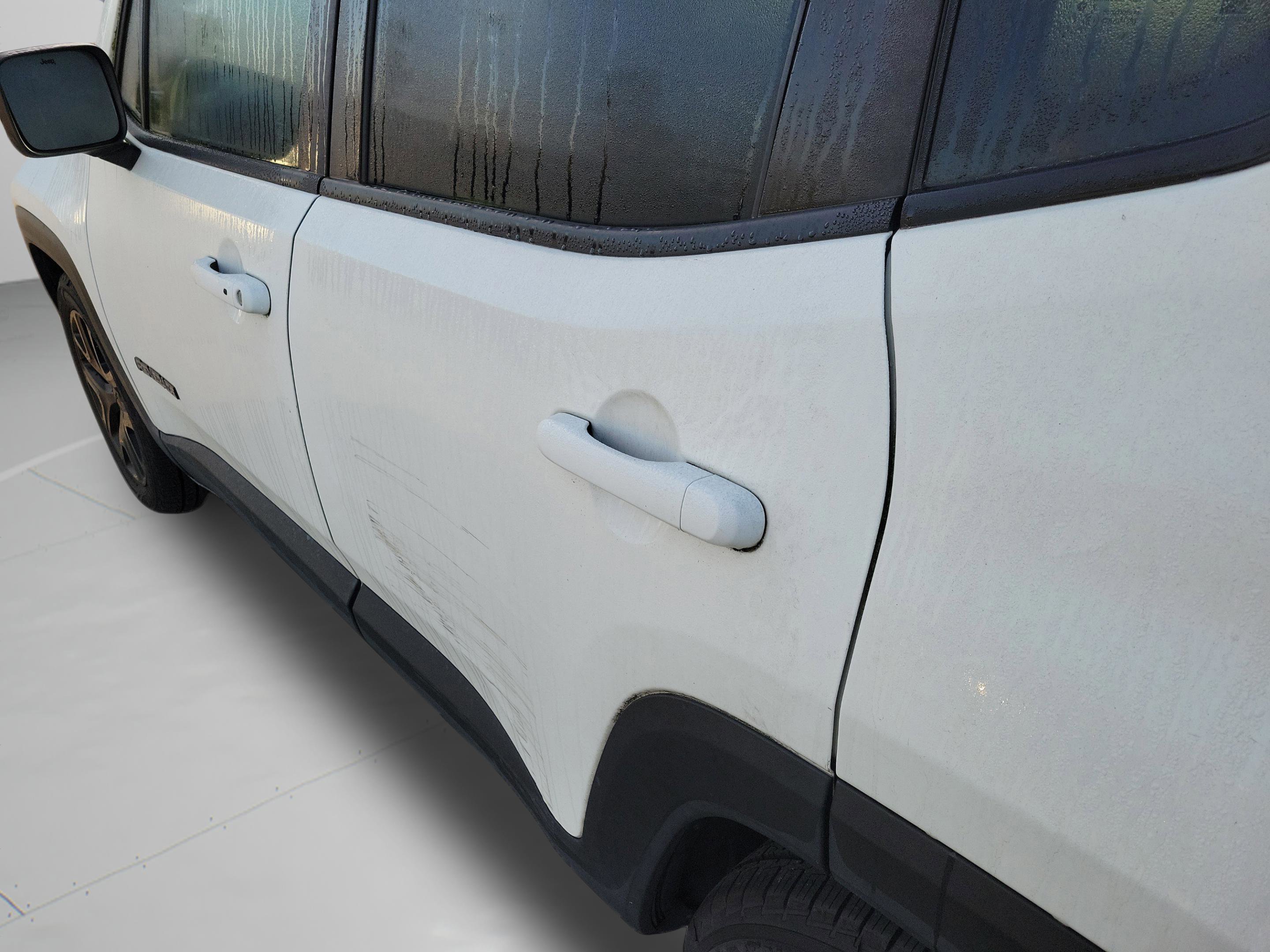 Used 2017 Jeep Renegade Altitude image 22