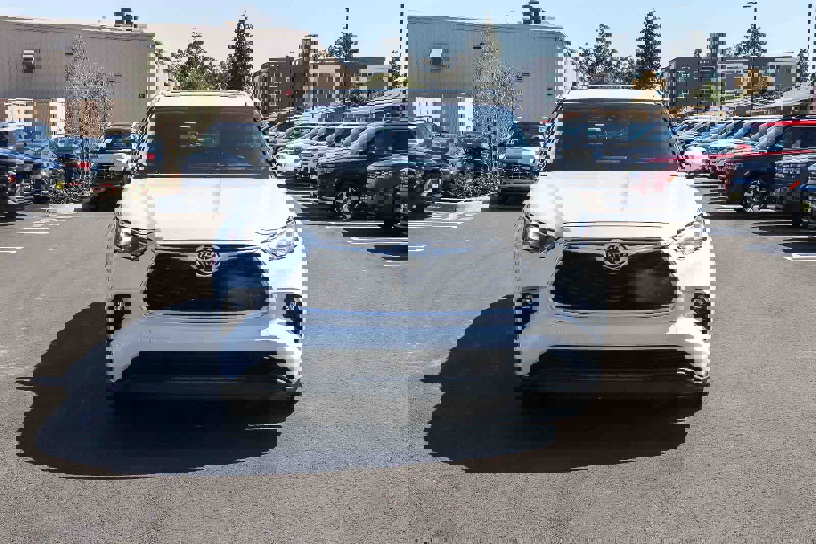 Used 2023 Toyota Highlander XLE image 6