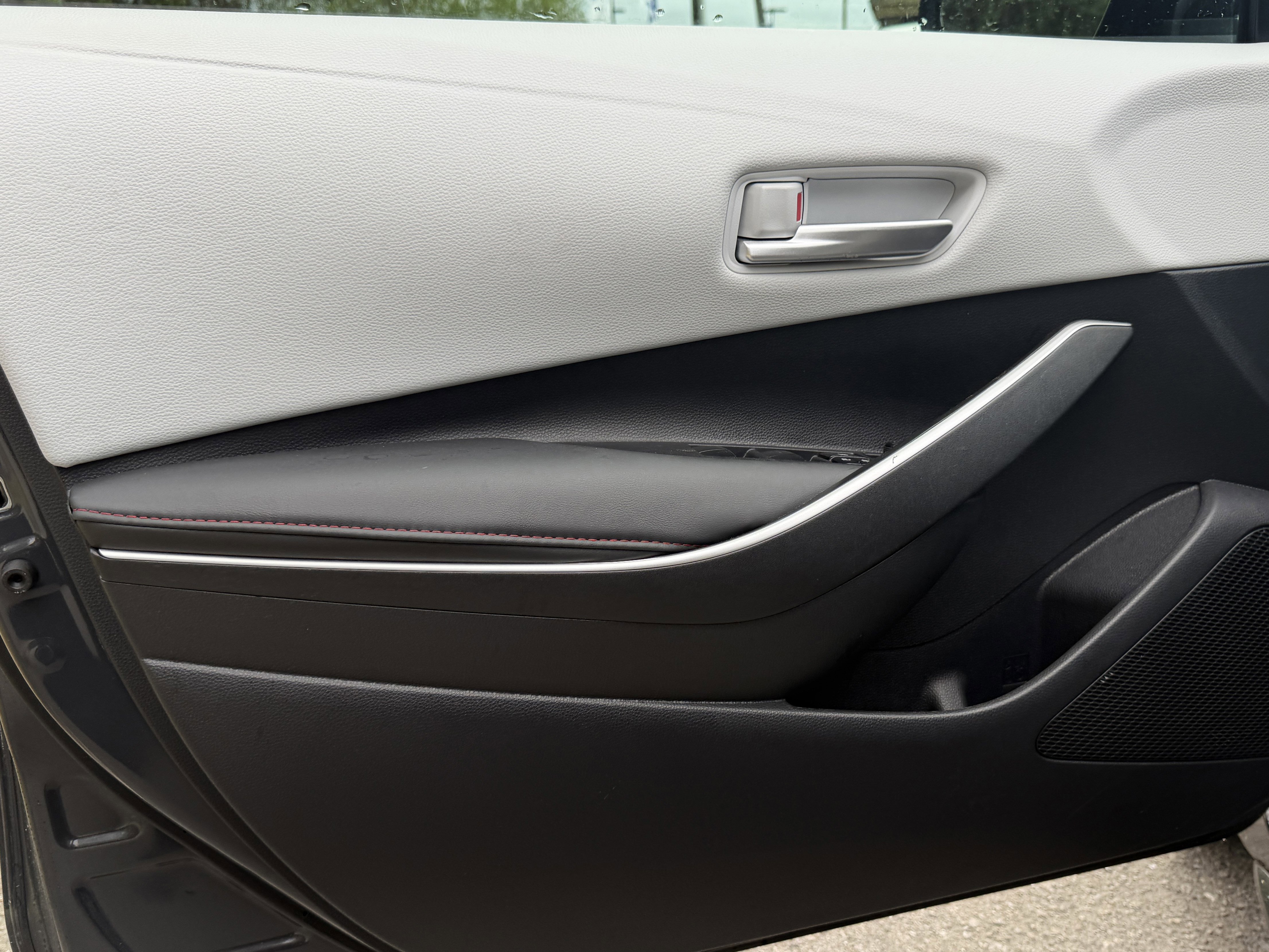 Used 2025 Toyota Corolla SE FWD image 15