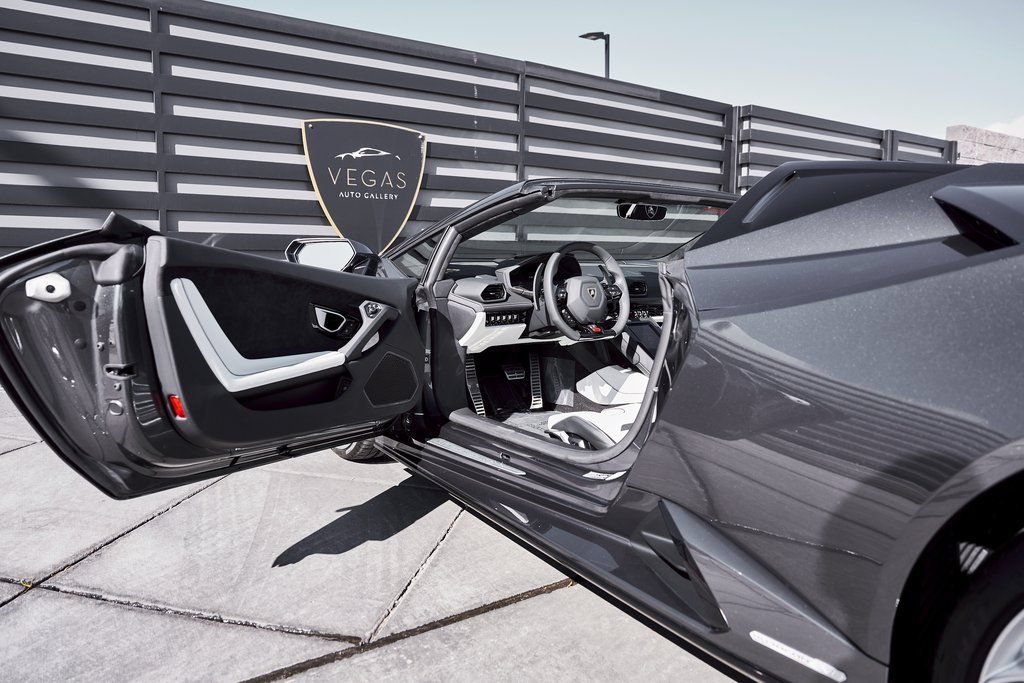 Used 2024 Lamborghini Huracan EVO AWD/4WD image 34