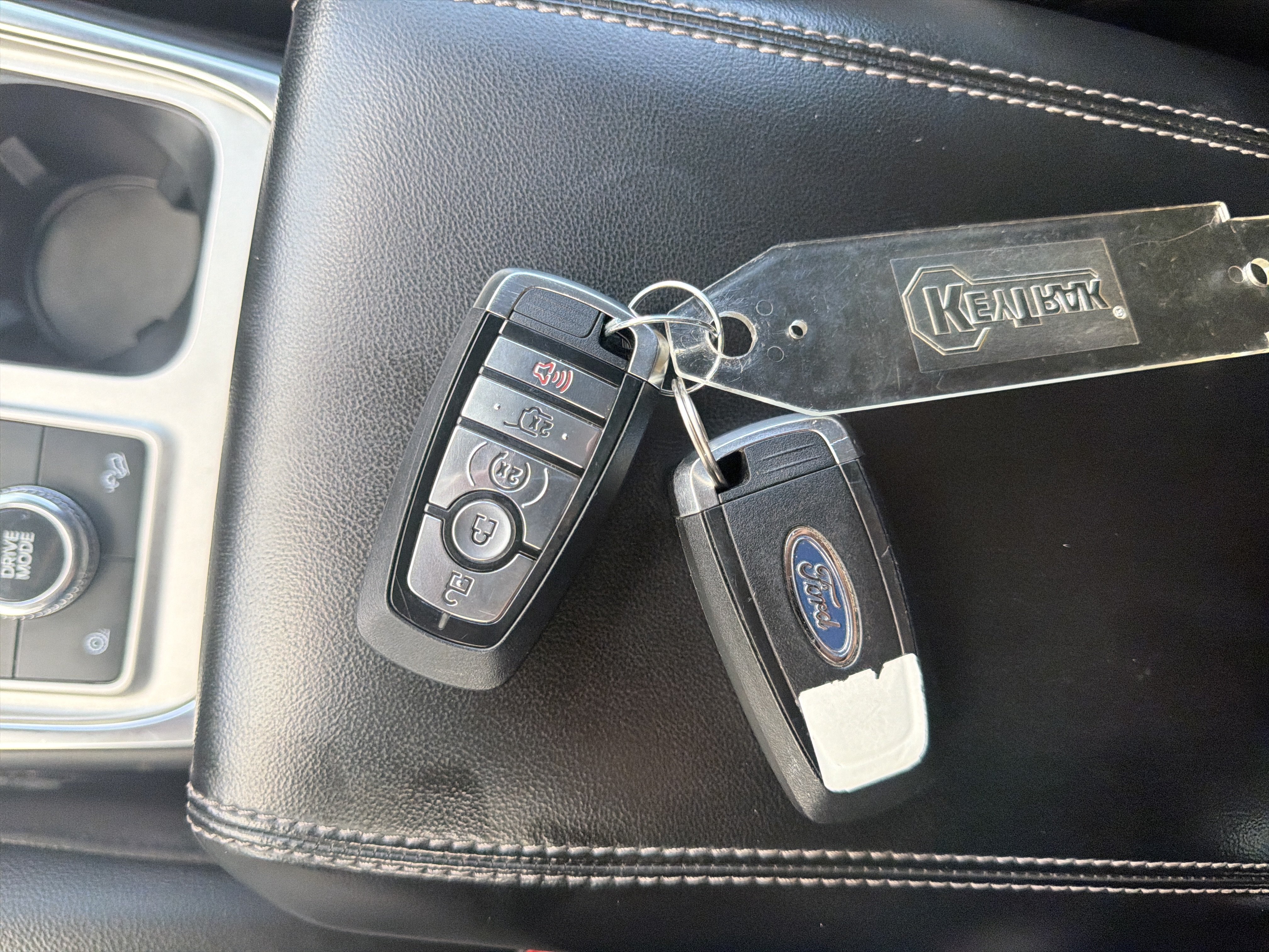 Used 2024 Ford Explorer Limited AWD/4WD image 33