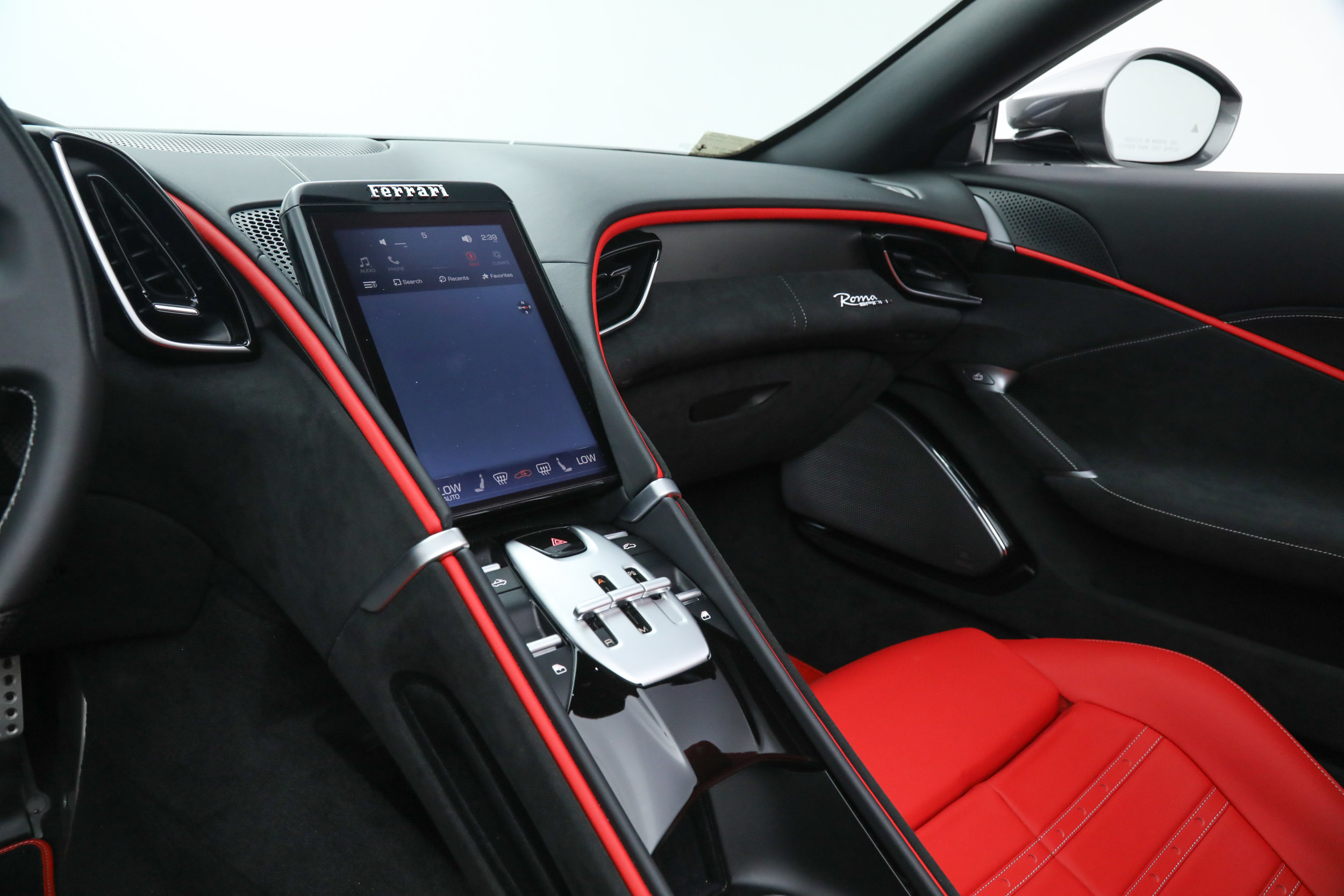 Certified 2025 Ferrari Roma Spider RWD image 42