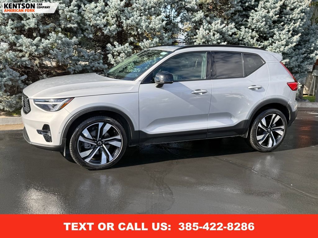 Used 2025 Volvo XC40 B5 Plus