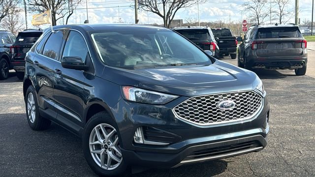 Certified 2024 Ford Edge SEL w/ Convenience Package image 2