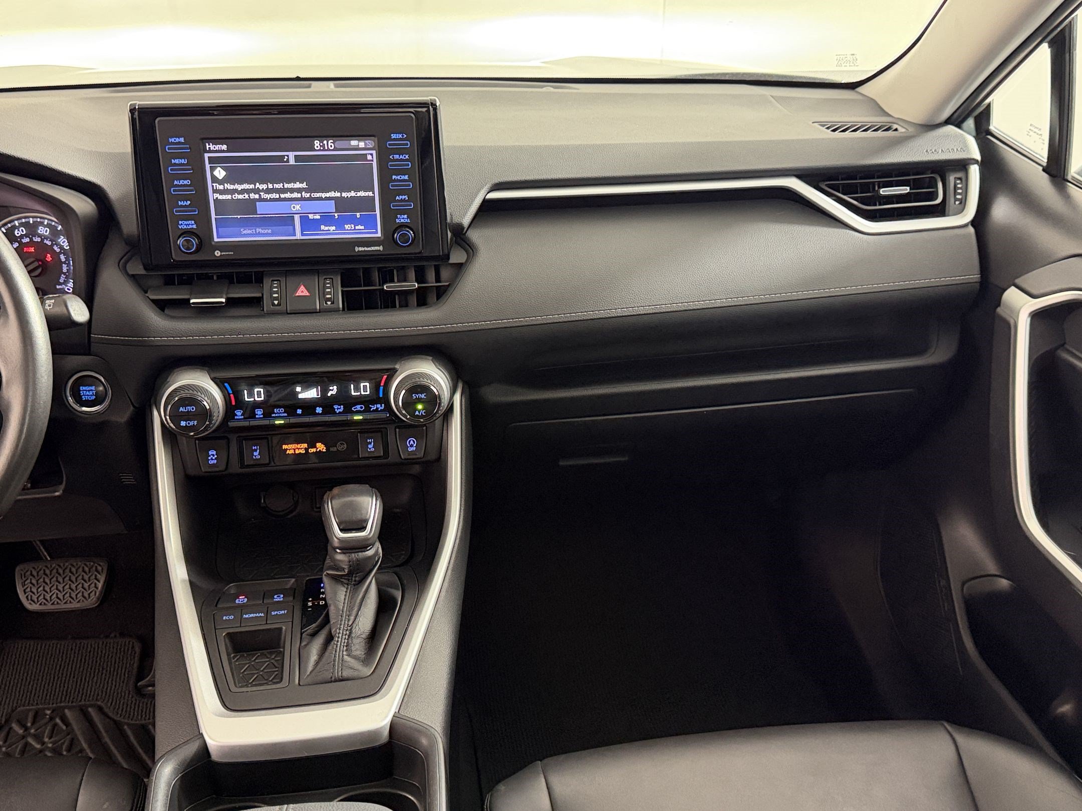 Used 2020 Toyota RAV4 XLE Premium FWD image 29