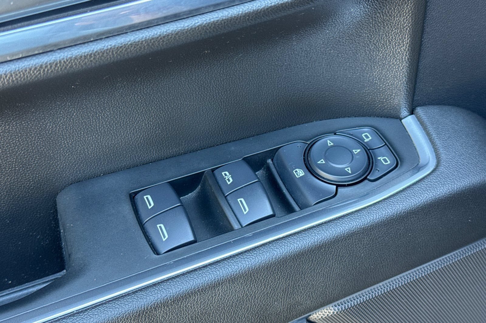 Used 2024 GMC Sierra 1500 SLE RWD image 13