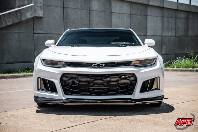 Used 2018 Chevrolet Camaro ZL1 RWD image 15