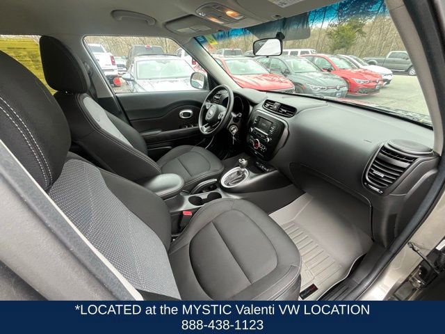 Used 2017 Kia Soul + image 21