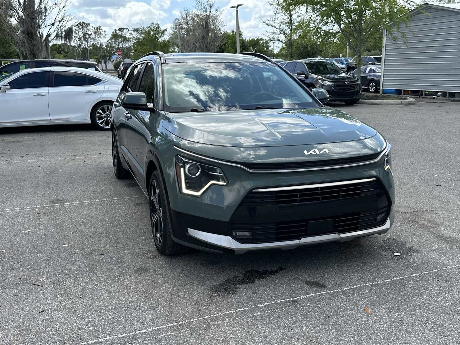 Used 2023 Kia Niro EX Touring image 8