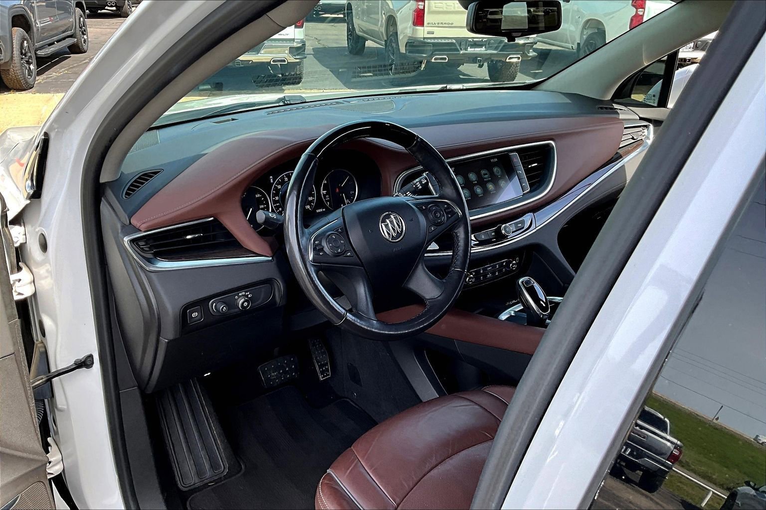 Used 2018 Buick Enclave Avenir w/ Avenir Technology Package image 13
