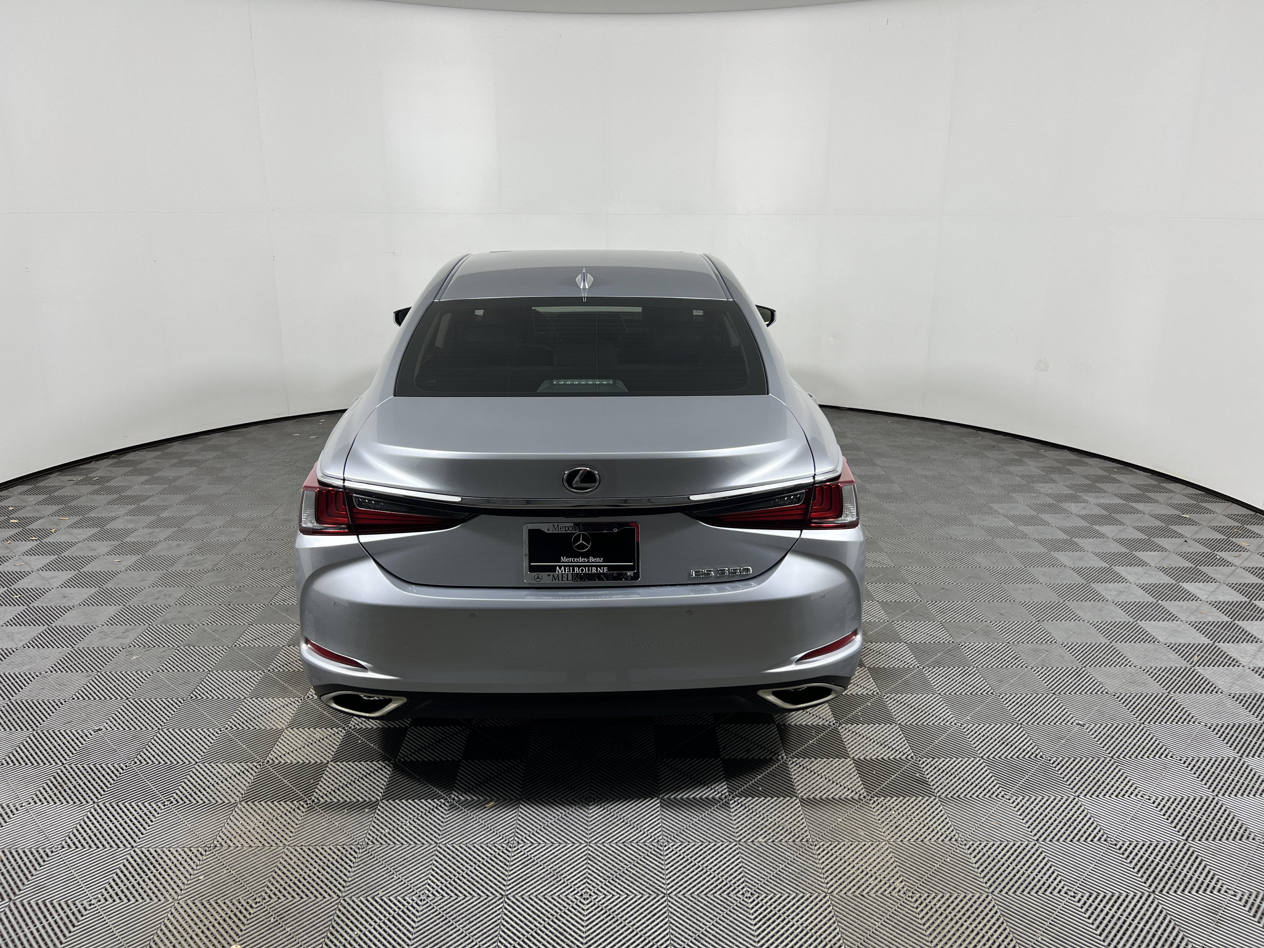 Used 2023 Lexus ES 350 w/ Premium Package FWD image 4