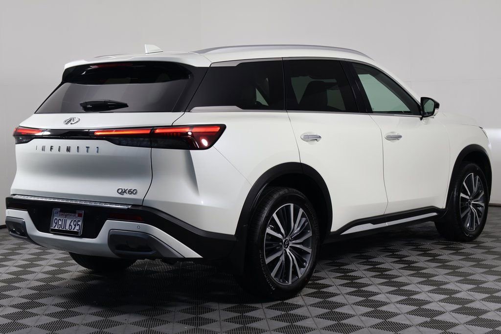 Used 2023 INFINITI QX60 Sensory w/ Vision Package image 4