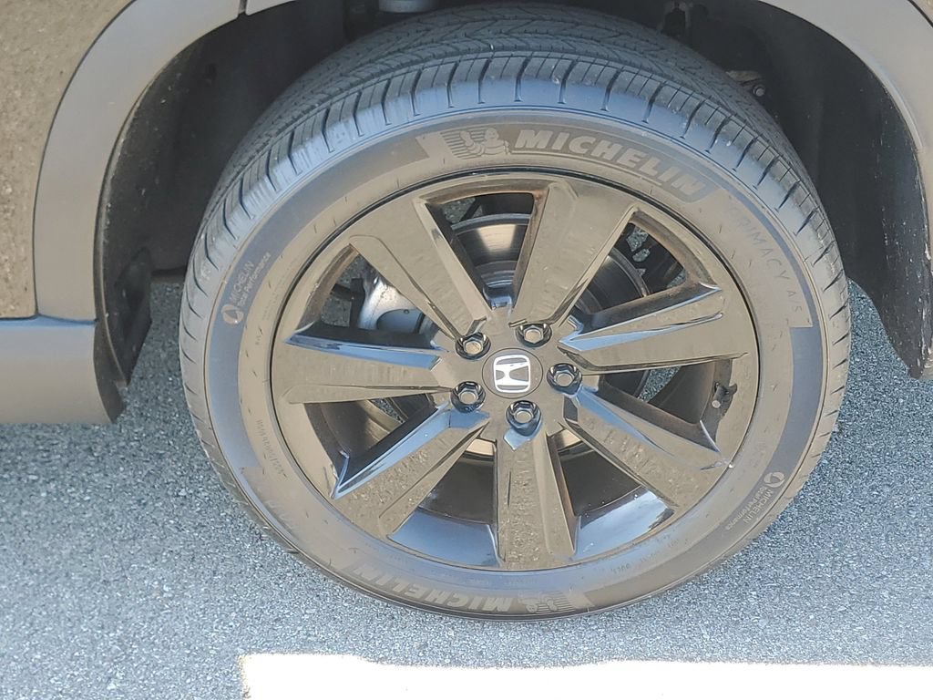 Used 2025 Honda Pilot Black Edition image 6