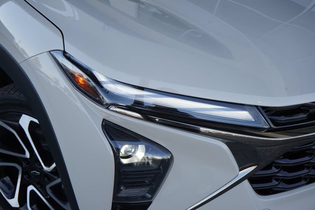 Used 2026 Chevrolet Trax RS w/ Sunroof Package FWD image 11